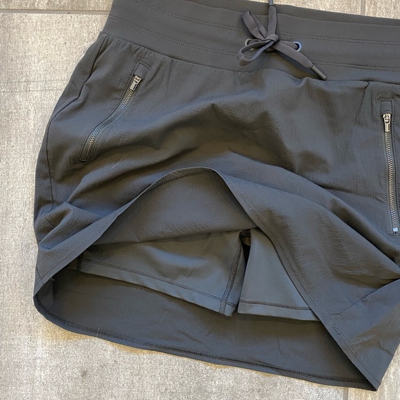 Athleta Trekkie North Skort - Charcoal - Picture 5 of 12